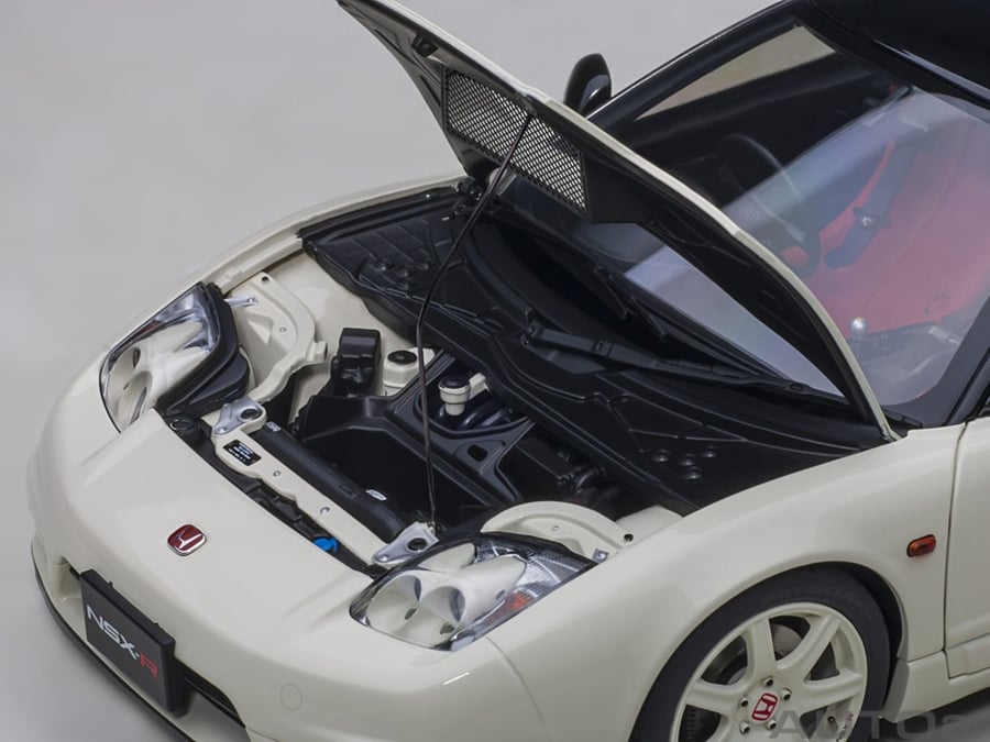 PRE-OWNED Honda NSX-R (NA2) Championship White 1:18 AUTOart 73219