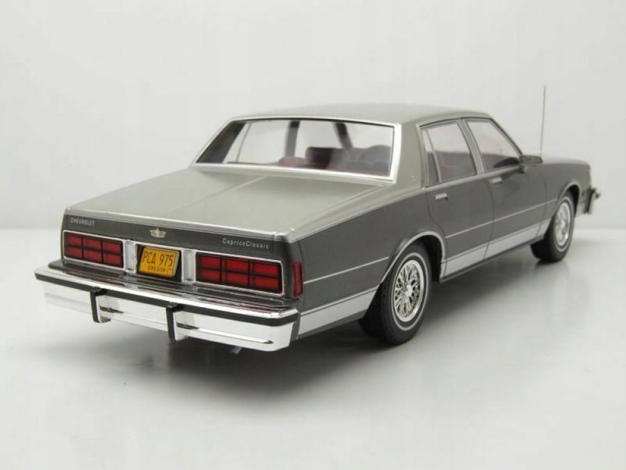 RARE CHEVROLET Caprice Metallic-Dark Grey 1987 1:18 MCG Model Car Group 18267S