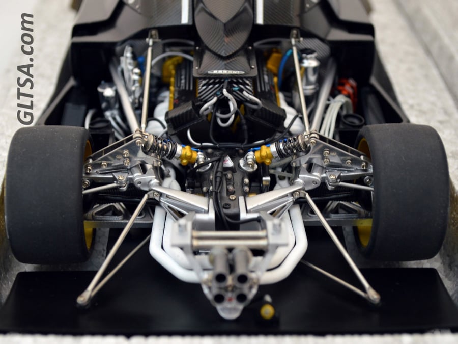 RARE Pagani Zonda R Carbon Fiber Black 1:18 AUTOart 78261