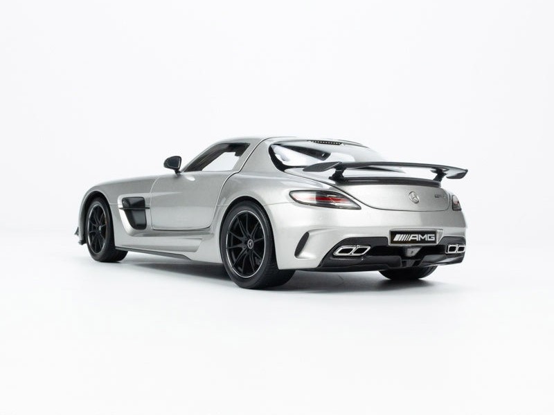 Mercedes-Benz AMG SLS Black Series GT Silver 1:18 Minichamps 110033025 LIMITED 300 PCS