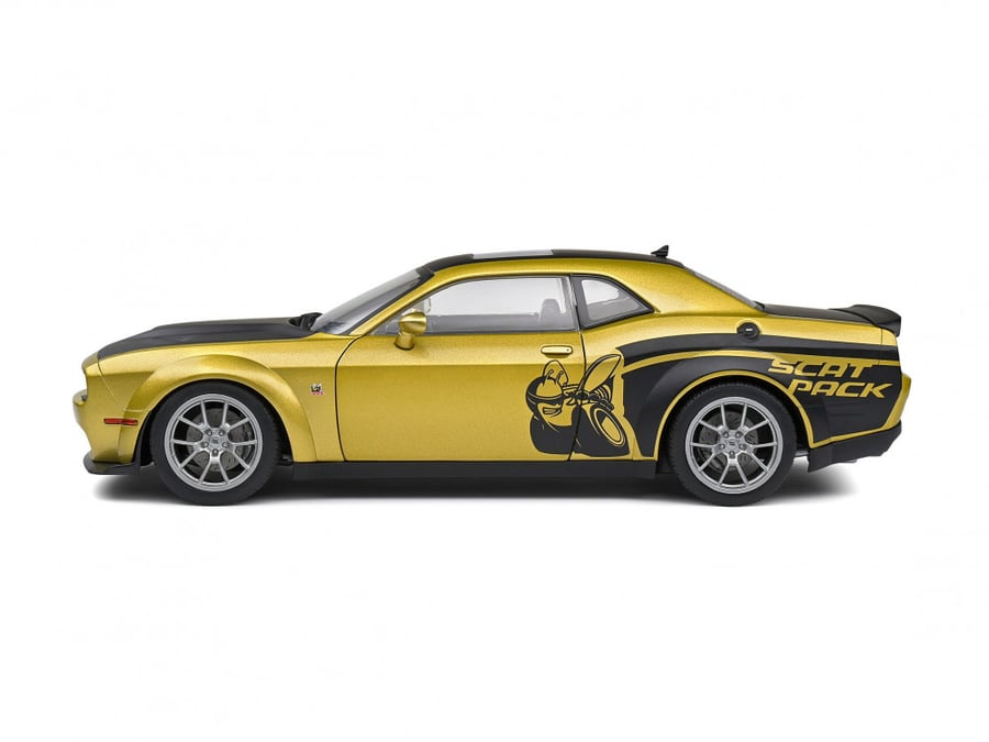 Dodge Challenger R/T Scat Pack Widebody Gold Black 1:18 Solido S1805707