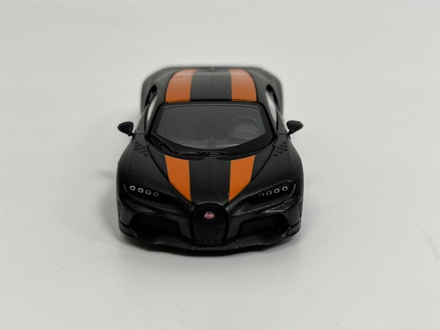 Bugatti Chiron Super Sport 300+ World Record 304.773 mph Black 1:64 MINI GT MGT00409-CH