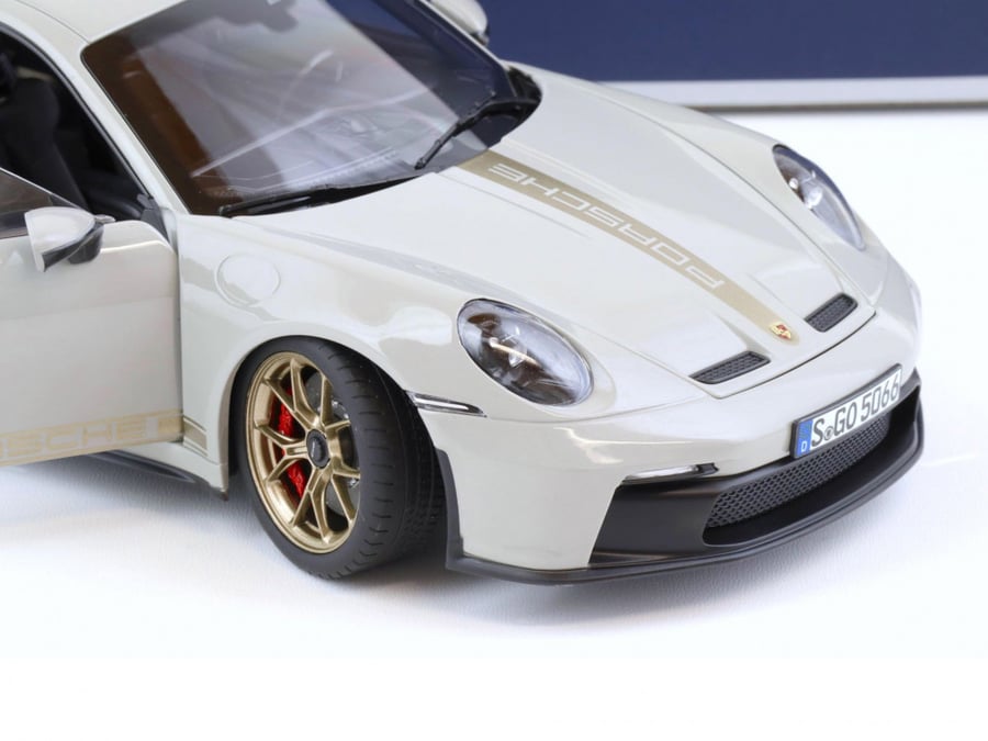 PRE-OWNED Porsche 911 (992) GT3 Chalk Grey 1:18 Norev 187307 LIMITED 504 PCS