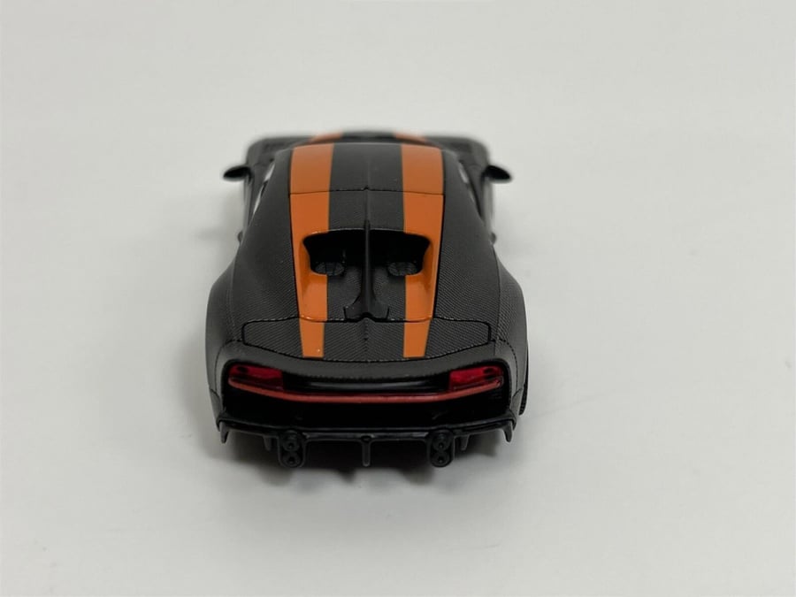Bugatti Chiron Super Sport 300+ World Record 304.773 mph Black 1:64 MINI GT MGT00409-CH