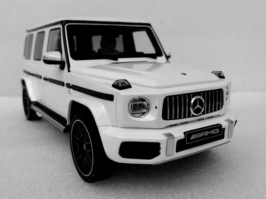 RARE Mercedes-Benz G63 AMG W463 white 1:18 GT Spirit KJ038