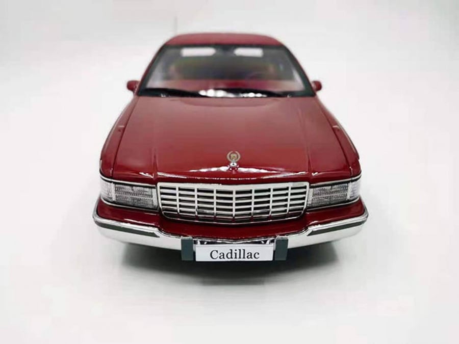 Cadillac Fleetwood Brougham 90s Metallic Red 1:18 Xiaoguang