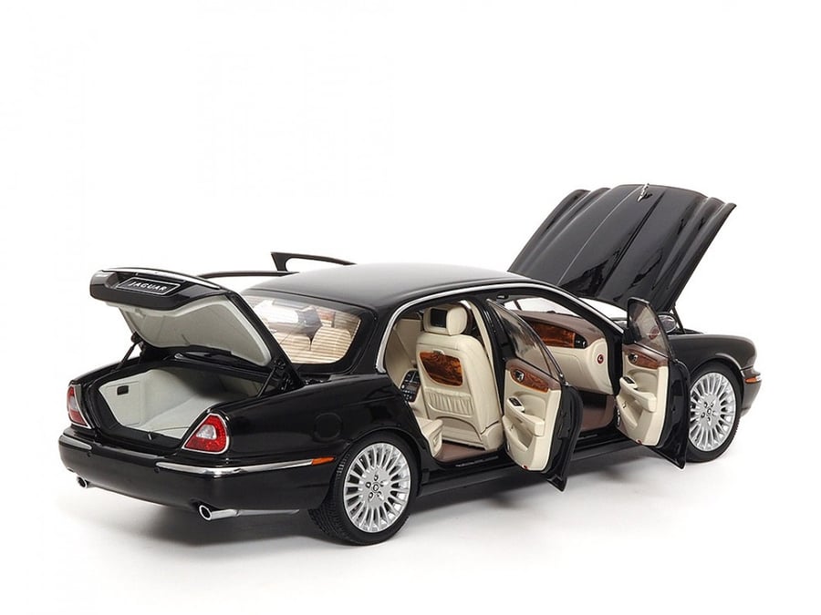 Jaguar XJ6 (X350) Ebony Black 1:18 Almost Real 810501 LIMITED 1008 PCS