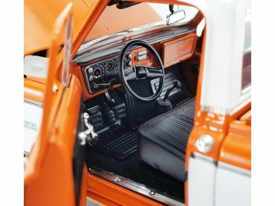 Chevy K10 4x4 Pickup Truck 1972 Orange and White 1:18 ACME A1807213