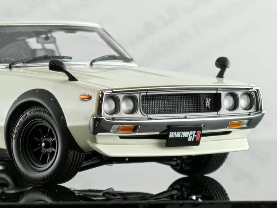 Nissan Skyline 2000 GT-R White 1:18 Kyosho 08255W