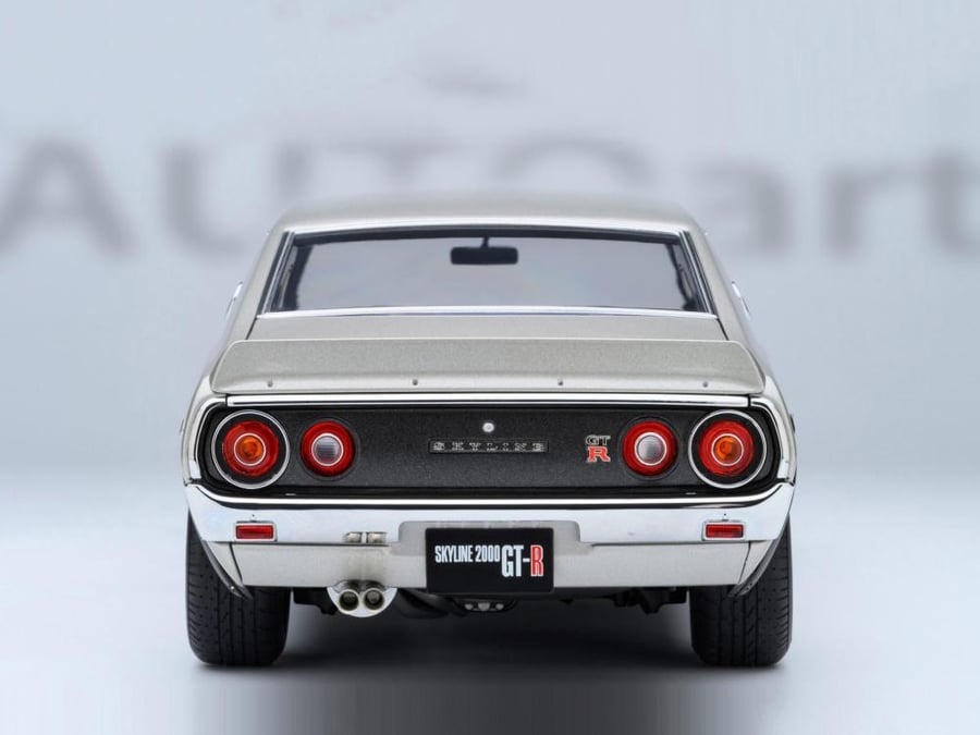 PRE-ORDER (4 Weeks) Nissan Skyline 2000 GT-R (KPGC110) Tuned Version Silver 1:18 AUTOart 77466