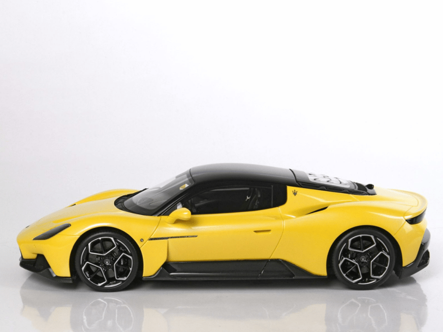 Maserati MC20 Yellow (Giallo Genio) Gloss Black Roof 1:18 BBR HE180051D LIMITED 100 PCS