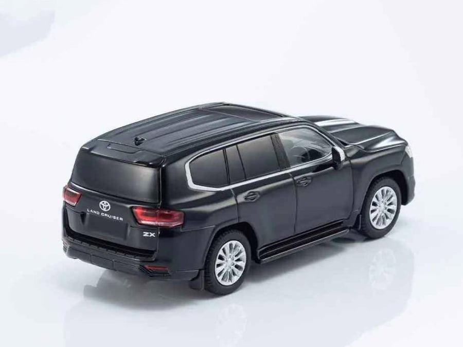 Toyota Land Cruiser 300 Black 1:64 Kyosho Mini Car & Book No.14 K07118BK