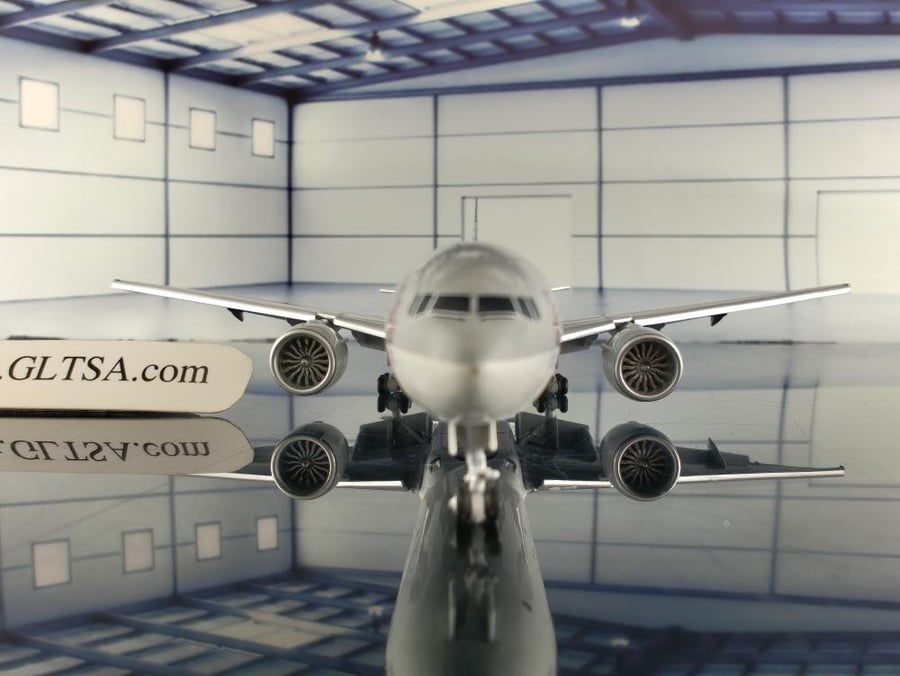 Qatar Airways Boeing 777-300ER "25 Years of Excellence" A7-BEE Flaps Down 1:400 JC Wings XX40137A