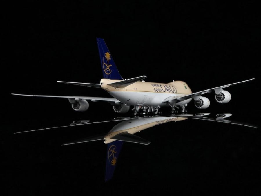 Saudi Arabian Airlines Cargo Boeing 747-8F HZ-AI3 Interactive Version 1:400 HX Models B631601C