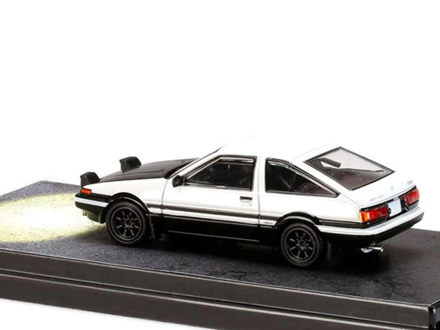 Toyota Sprinter Trueno (AE86) Final Version Initial D Engine Mounted Model VS Shinji Inui White 1:64 Hobby Japan HJ641052DE