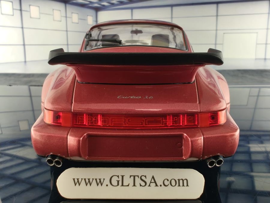 PRE-OWNED Porsche 911 (964) Turbo 3.6 Coupe 1990 Red Metallic 1:18 Minichamps 155069102