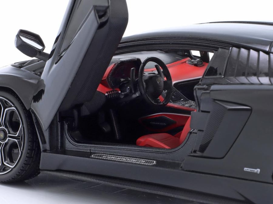 Lamborghini Countach LPI 800-4 Black 1:18 Maisto 31459BK