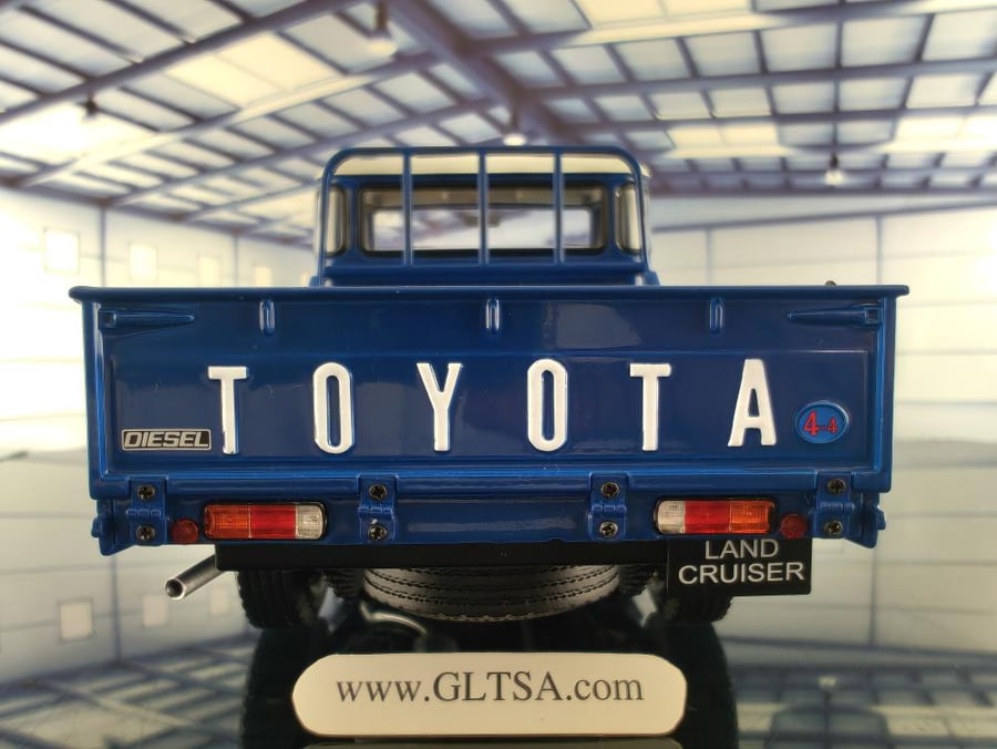 Toyota Land Cruiser 40 LC40 Pickup Blue 1:18 Kyosho 08958BL