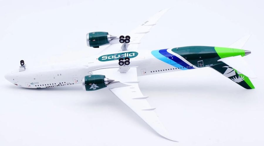 Saudi Arabian Airlines Boeing 787-9 94th National Day Flaps Down HZ-ARB 1:200 JC Wings XX20627A