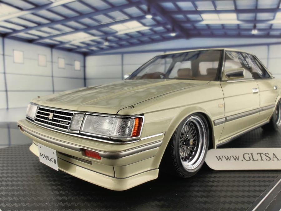 RARE Toyota MarkII Grande Cressida GTX (GX71) Limited White 1:18 Ignition Model IG1149