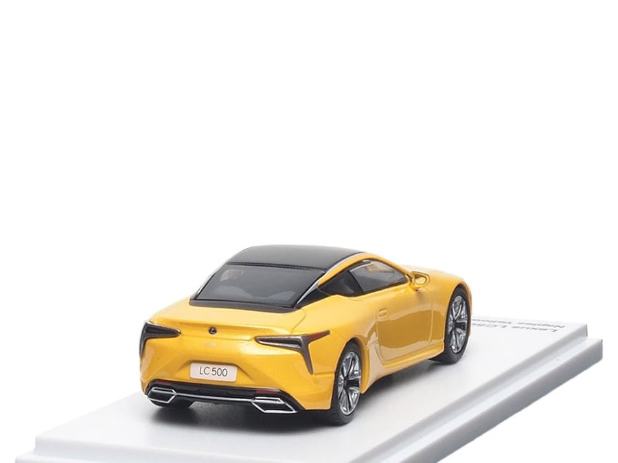 Lexus LC500 Naples Yellow CL 1:64 Almost Real 670304001