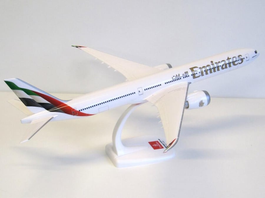 Emirates Boeing 777-9 1:200 PPC 374991