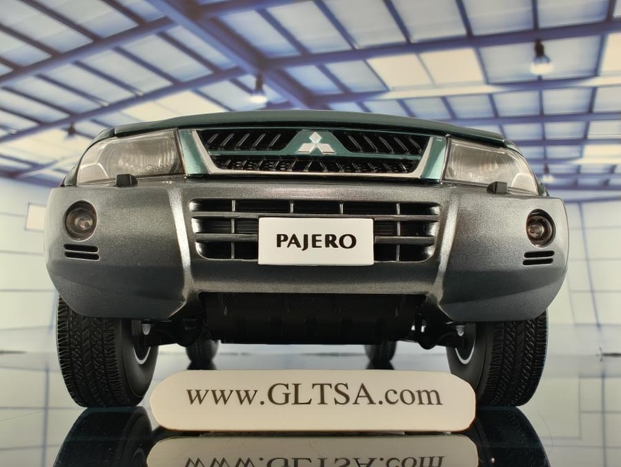 Mitsubishi Pajero V73 Green Metallic 1:18 SunStar 5831