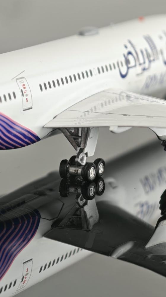 Riyadh Air Boeing 787-9 Dreamliner HZ-RXAA 1:400 Aviation400 AV4399
