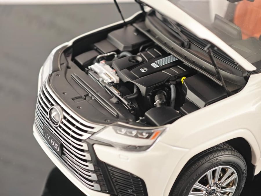 Lexus LX600 White 1:18 LCD Models LCD18021-WH