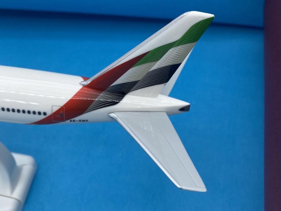 Emirates Boeing 777-300ER 1:200 Diecast Aircraft Model