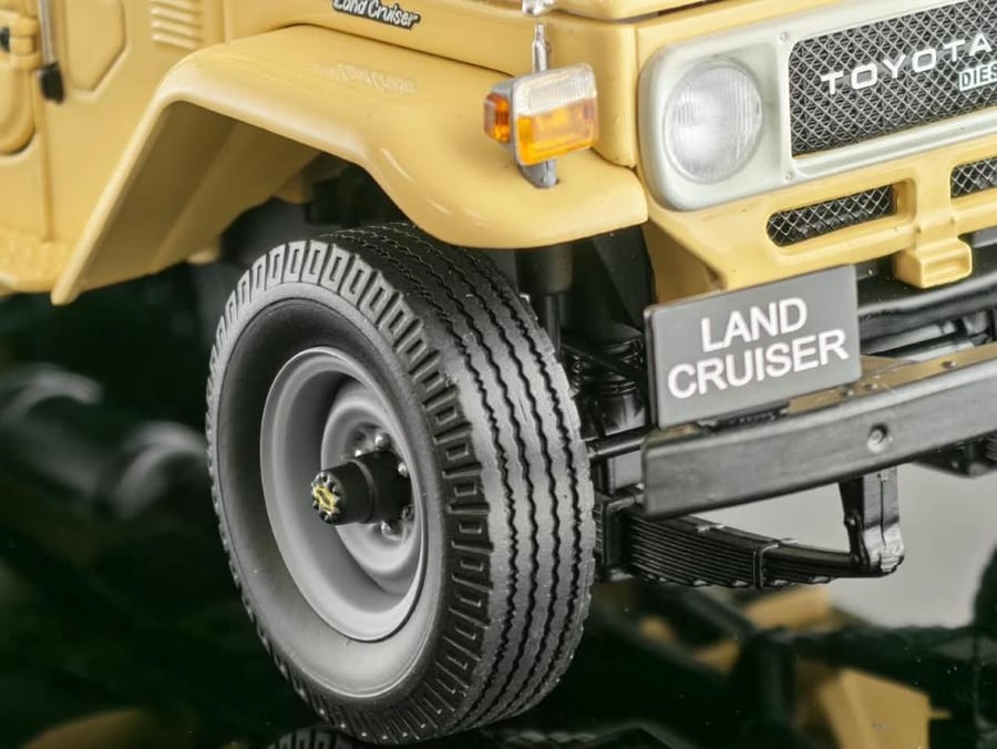 Toyota Land Cruiser LC40 Pickup Beige 1:18 Kyosho K08958BE 08958BE