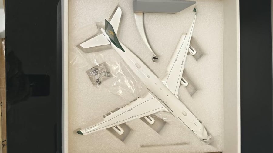 Saudi Arabian Government Airbus A340-213 HZ-124 1:200 B Models B-342-124