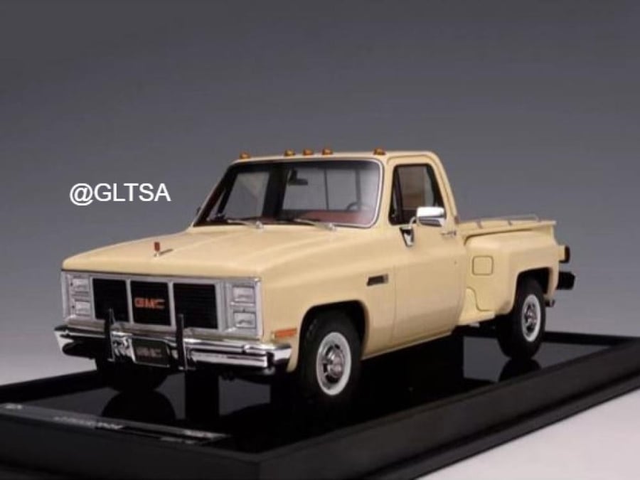 RARE GMC Sierra Classic 3500 1986 Beige Pickup Truck 1:18 Old School Models LIMITED 60 PCS