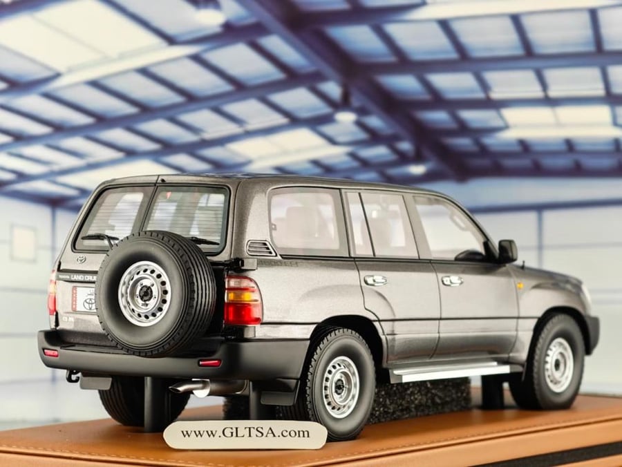 RARE Toyota Land Cruiser Grey 1:18 Old School Models LIMITED 04/60