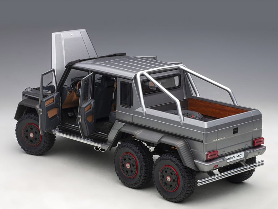 Mercedes-Benz G63 AMG 6×6 Designo Platinum Magno 1:18 AUTOart 76308
