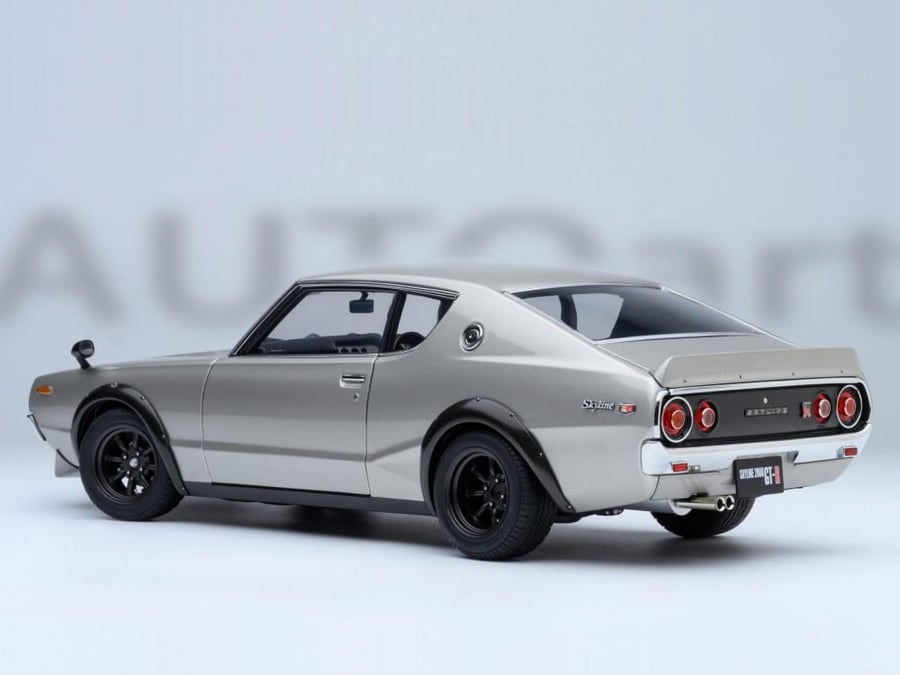 PRE-ORDER (4 Weeks) Nissan Skyline 2000 GT-R (KPGC110) Tuned Version Silver 1:18 AUTOart 77466