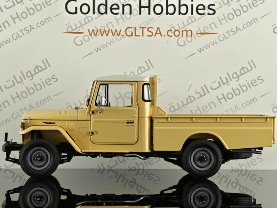 Toyota Land Cruiser LC40 Pickup Beige 1:18 Kyosho K08958BE 08958BE