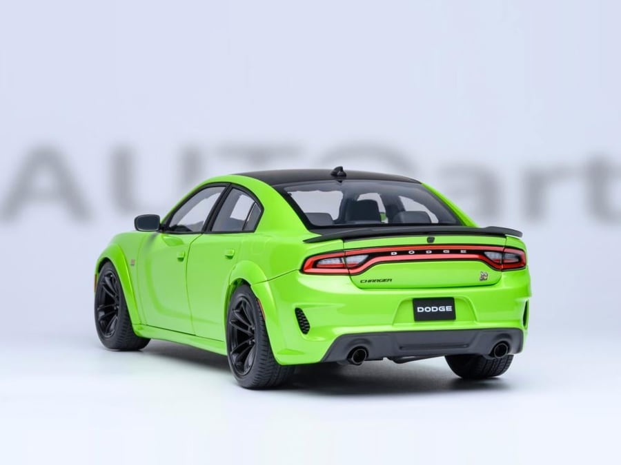 Dodge Charger SRT Scat Pack Widebody Sublime 1:18 AUTOart 71758