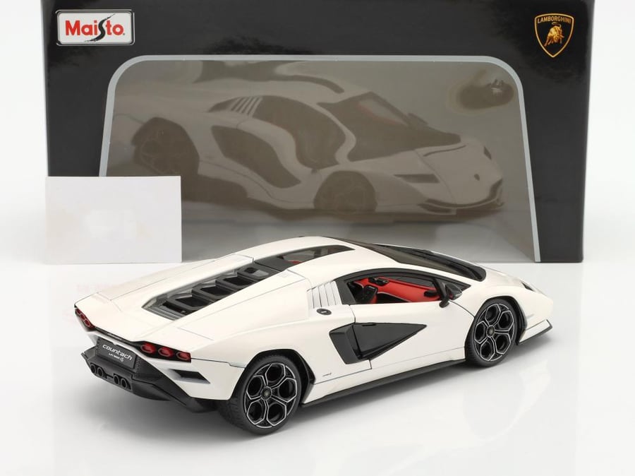 Lamborghini Countach LPI 800-4 White 1:18 Maisto 31459W