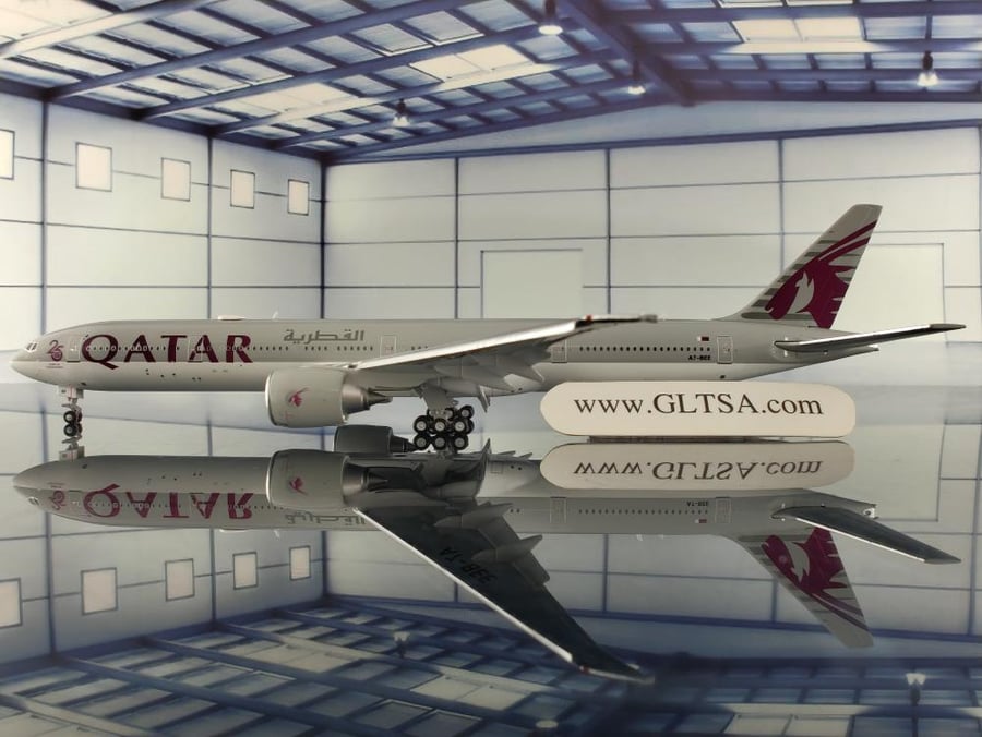 Qatar Airways Boeing 777-300ER "25 Years of Excellence" A7-BEE Flaps Down 1:400 JC Wings XX40137A