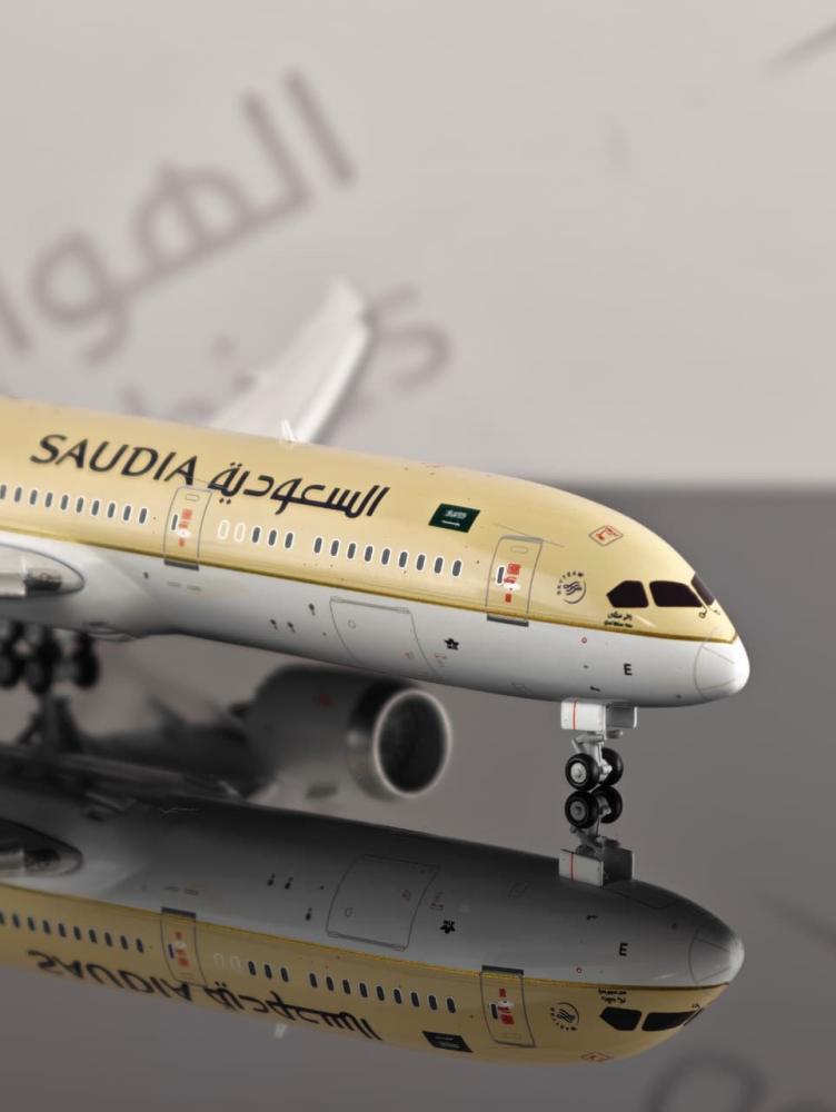 Saudi Arabian Airlines Boeing 787-9 75th Years Livery Flaps Down HZ-ARE 1:400 JC Wings LH4274A