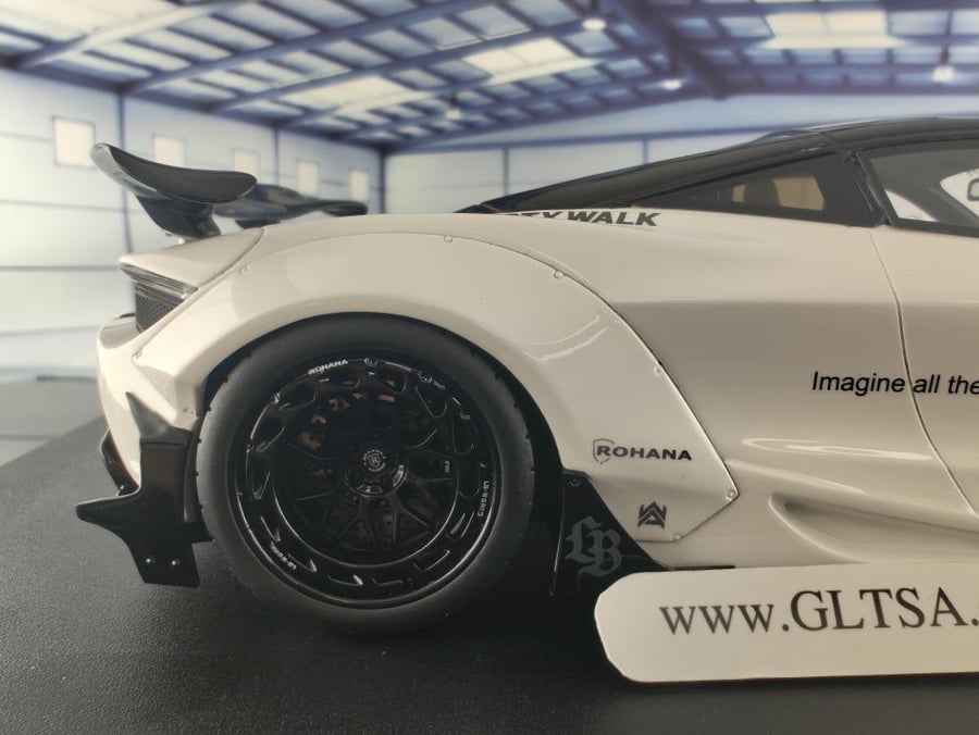 LBWK McLaren 720S White 1:18 GT Spirit CLDC040