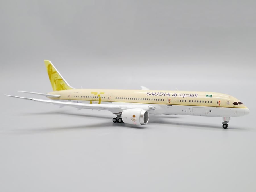 Saudi Arabian Airlines Boeing 787-9 75th Years Livery Flaps Down HZ-ARE 1:400 JC Wings LH4274A