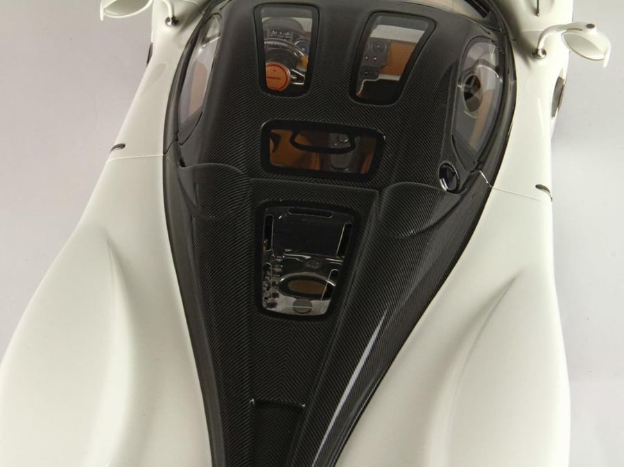 Pagani Utopia Pearl White 1:18 BBR P18223C LIMITED 120 PCS