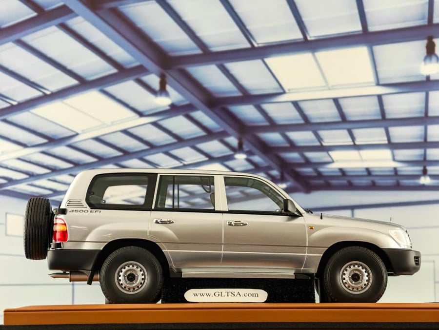 RARE Toyota Land Cruiser Silver 1:18 Old School Models LIMITED 04/60