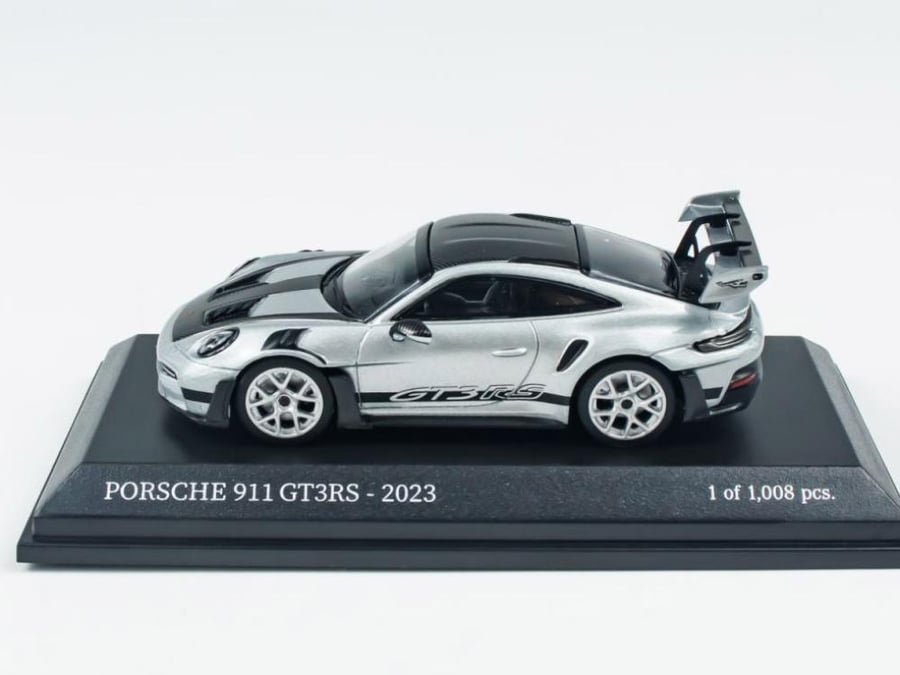 Porsche 911 (992) GT3 RS Liquid Metal Silver 1:64 Minichamps 643062124 LIMITED 1008 PCS