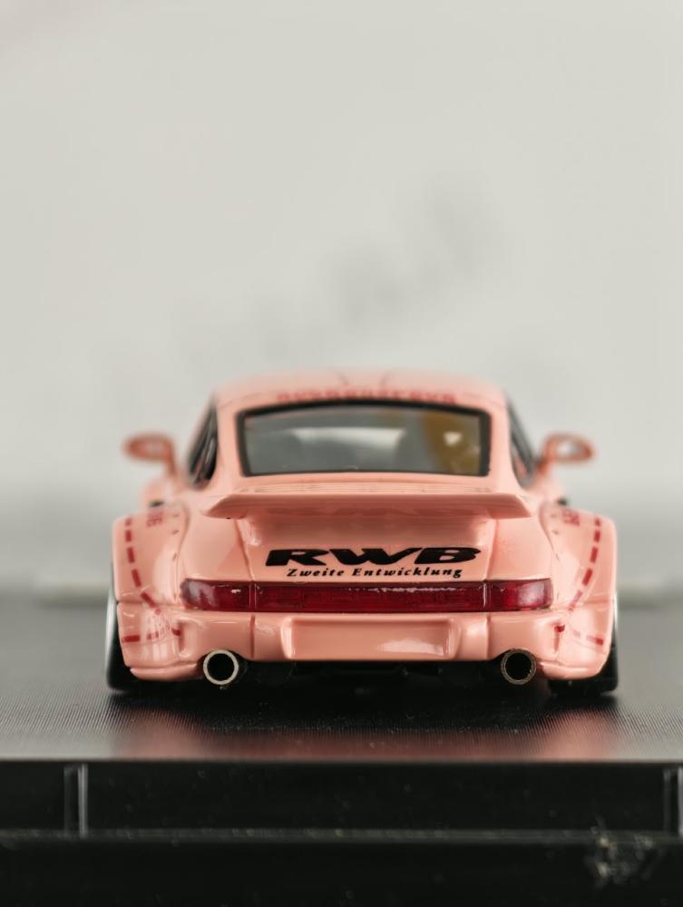 PRE-OWNED Porsche RWB 964 High Rev Series Pink 1:64 Stance Hunters LIMITED 199 PCS