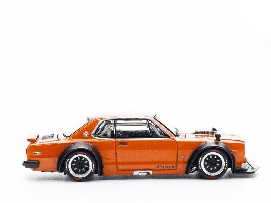 Nissan Skyline GT-R V8 Drift Hakosuka Pandem Orange 1:64 Pop Race PR640032