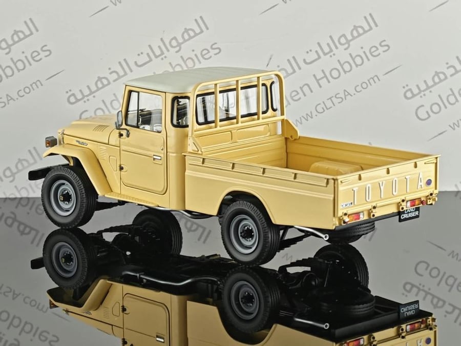 Toyota Land Cruiser LC40 Pickup Beige 1:18 Kyosho K08958BE 08958BE