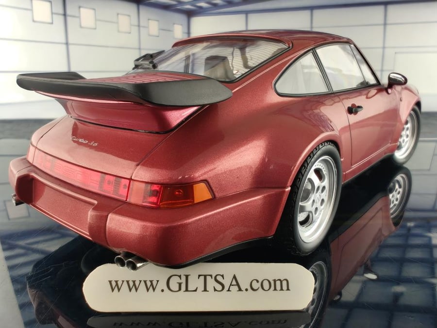 PRE-OWNED Porsche 911 (964) Turbo 3.6 Coupe 1990 Red Metallic 1:18 Minichamps 155069102